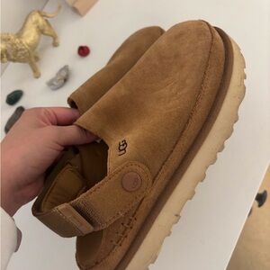 Ugg Goldenstar Clogs size 6